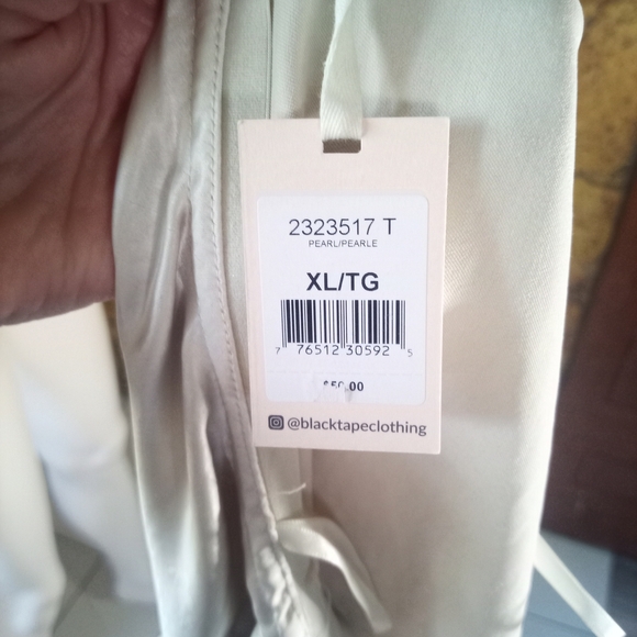 Black Tape_ Cream Strapless Top - Picture 3 of 4